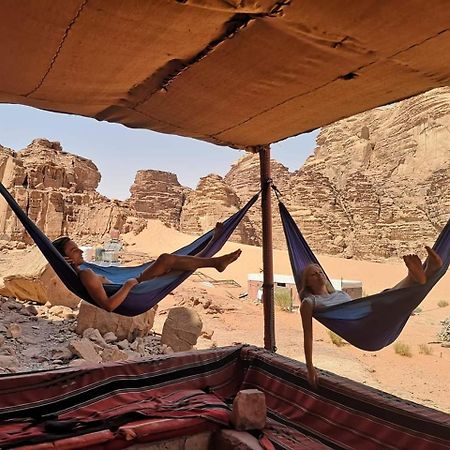 Martian Desert Camp Wadi Rum Buitenkant foto