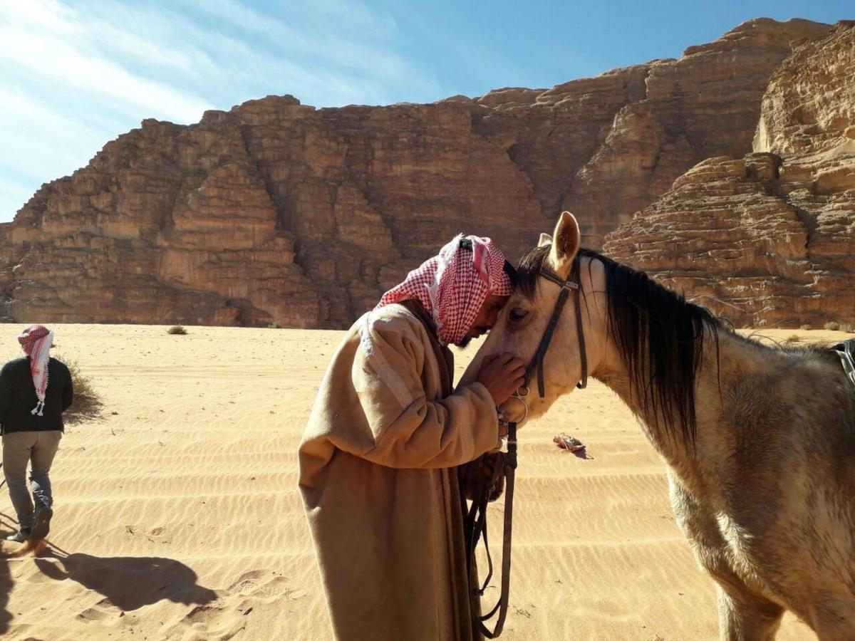 Martian Desert Camp Wadi Rum Buitenkant foto