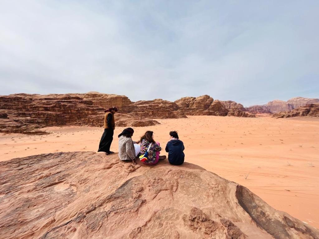 Martian Desert Camp Wadi Rum Buitenkant foto